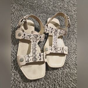 Frye Felix Flat Sandal